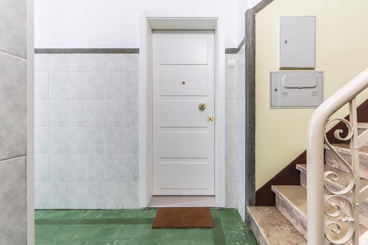 Vita Portucale ! Moscavide Casa Branca W/ Terrace Lisboa Eksteriør bilde